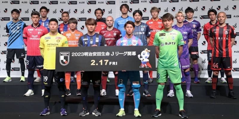 J League 15 J League - Niềm tự hào của bóng đá Nhật