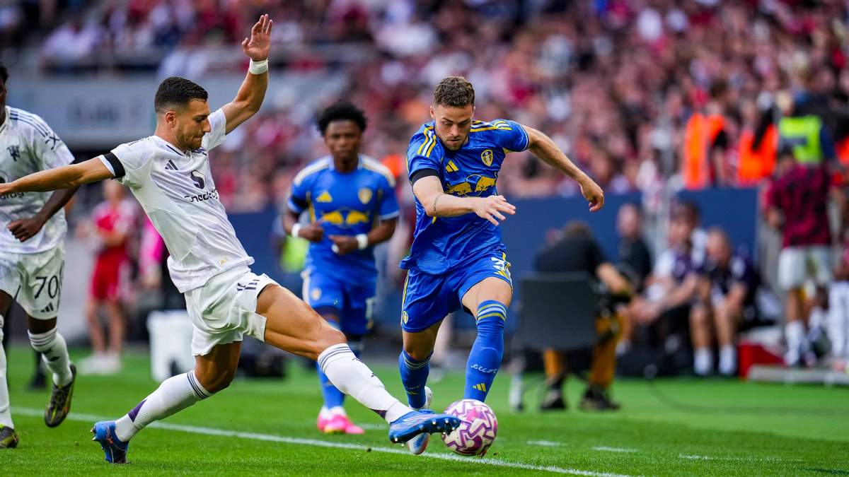 Soi Kèo Leeds United Vs Manchester United 19h30 04/01 - Vòng 20 Ngoại Hạng Anh 3 MU vắng mặt nhiều hảo thủ trước trận gặp Leeds United